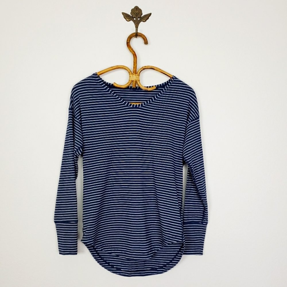 Lululemon Weekend Long Sleeve - Picture 1 of 4